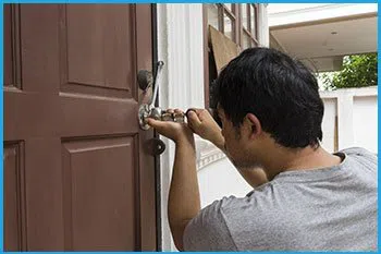 Skokie Locksmith Store Skokie, IL 847-462-7232 - 16a-emergency-locksmith-opening